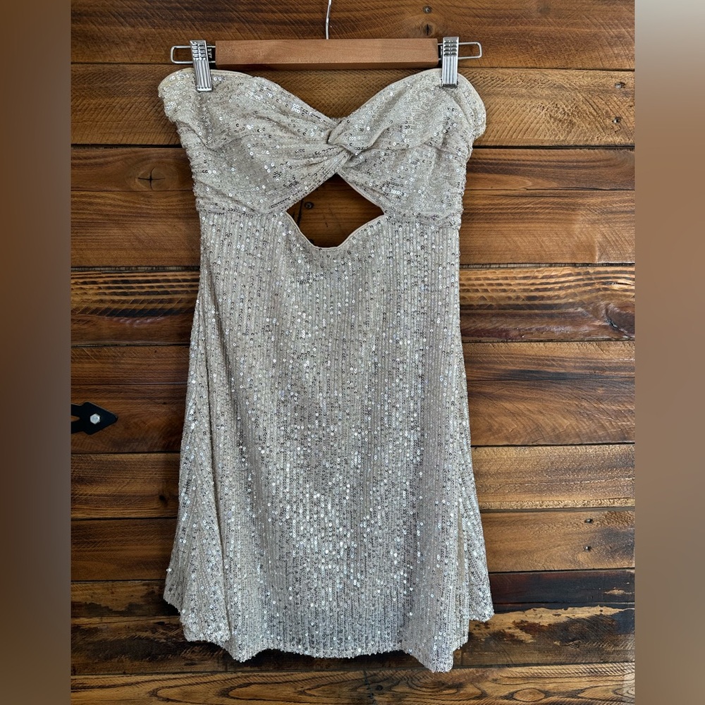 Hello Molly‎ Strapless Silver Sequin Bodycon Mini Dress Women's 8 AU 12 Large